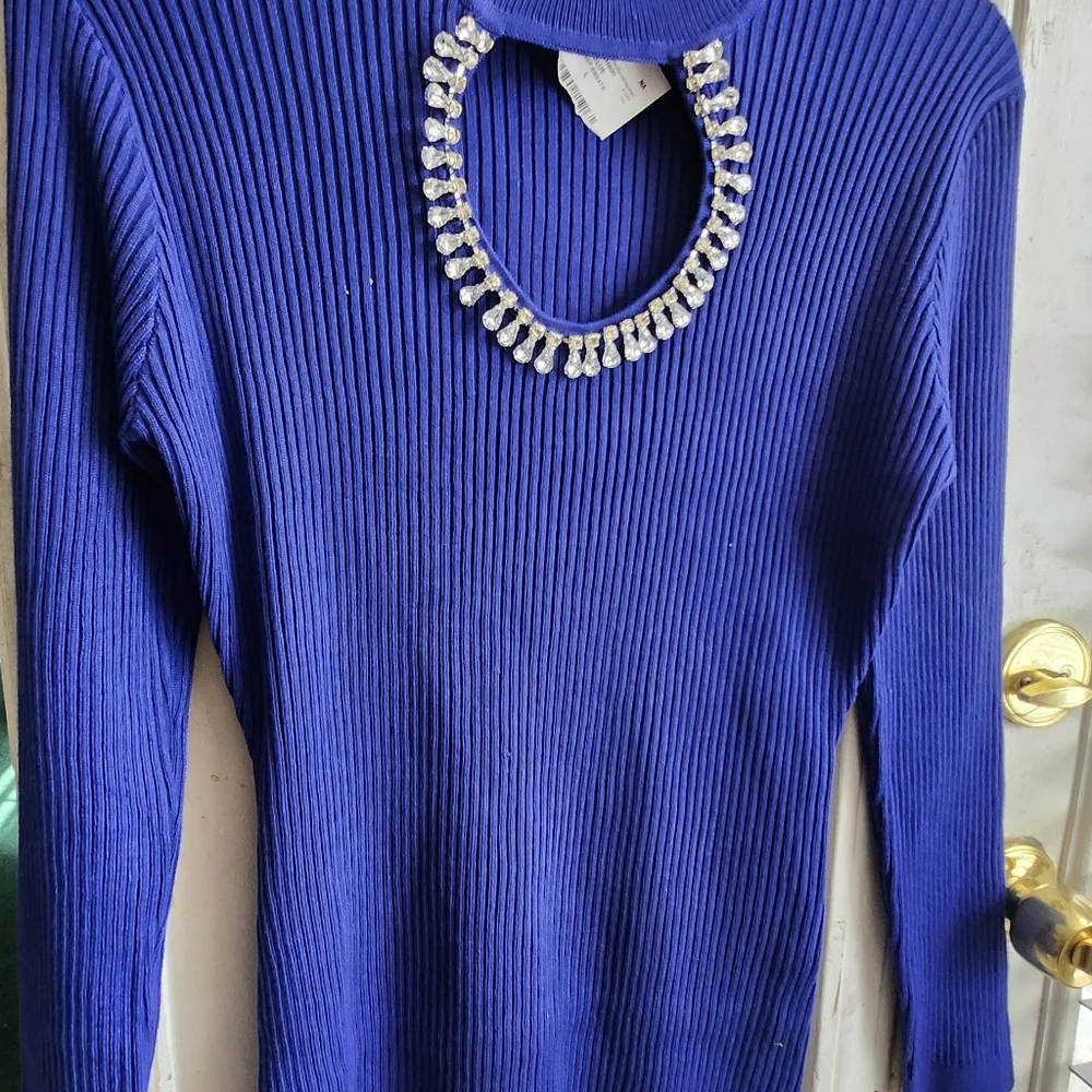 Sweater - Picture 2 of 3